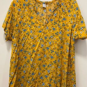 Old Navy Flower Blouse (Large)